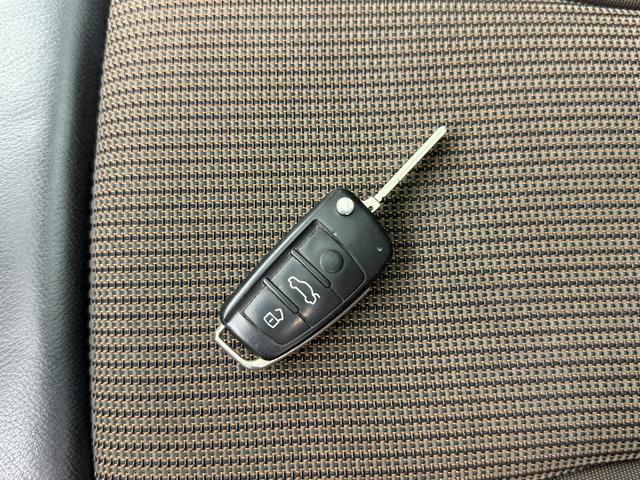 Audi Q3 2016 thumb 9