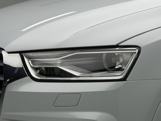 Audi Q3 2016 thumb 10