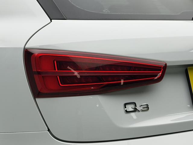 Audi Q3 2016 thumb 11