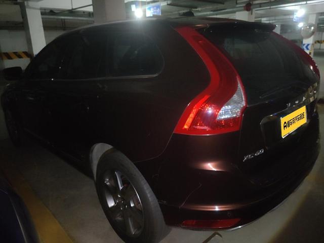 Volvo XC60 2015 thumb 2