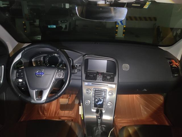 Volvo XC60 2015 thumb 3