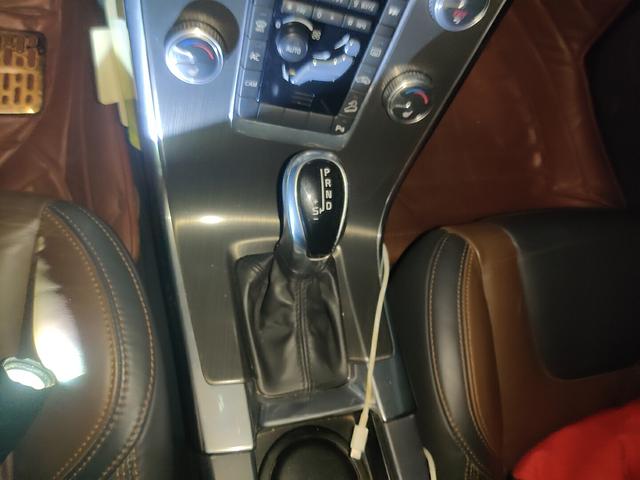 Volvo XC60 2015 thumb 7