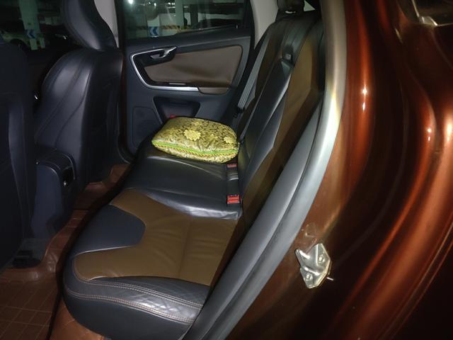 Volvo XC60 2015 thumb 10