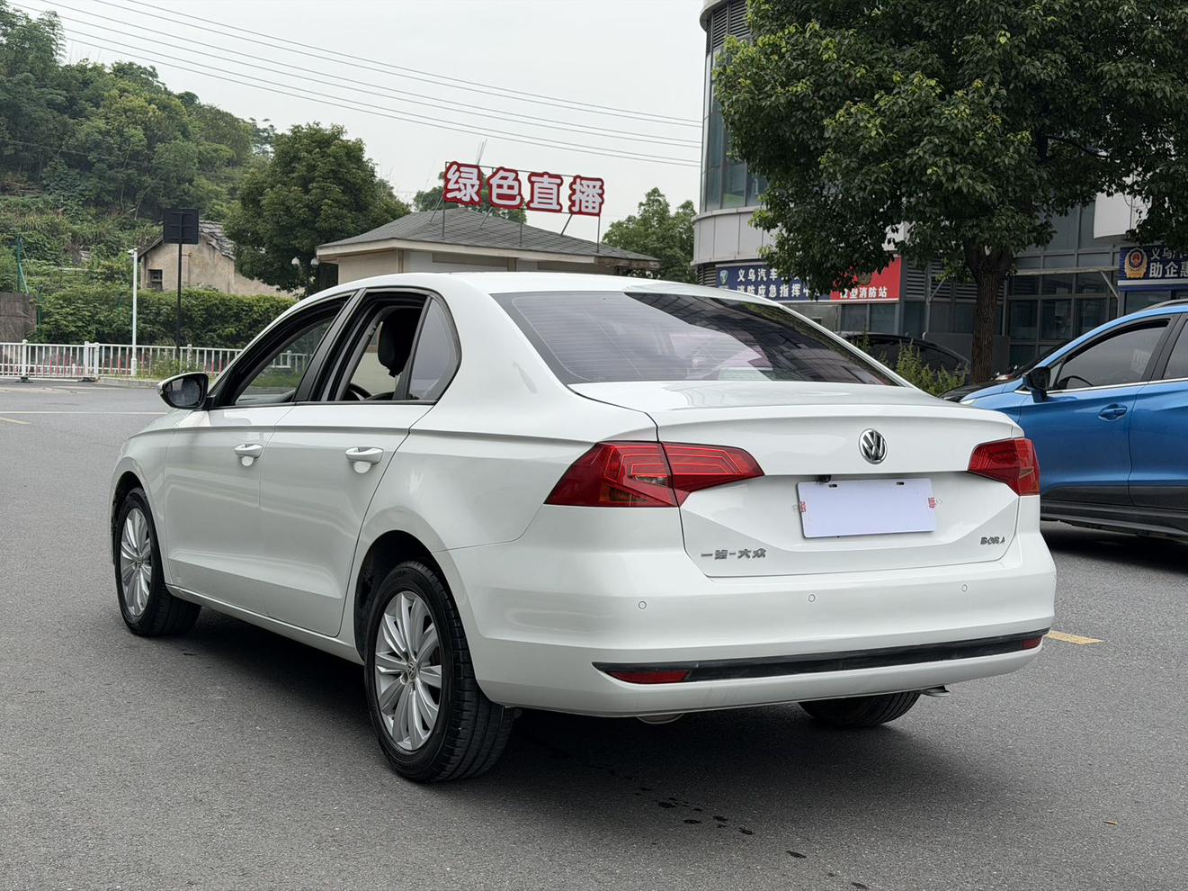 Volkswagen Bora 2019 thumb 2