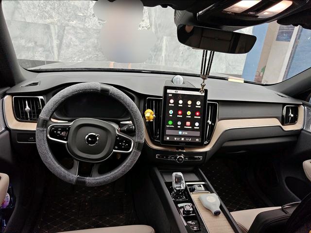 Volvo XC60 2026 thumb 3
