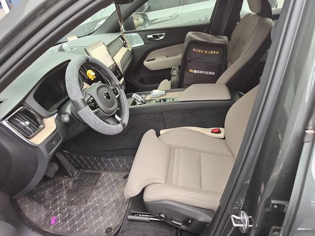 Volvo XC60 2026 thumb 8
