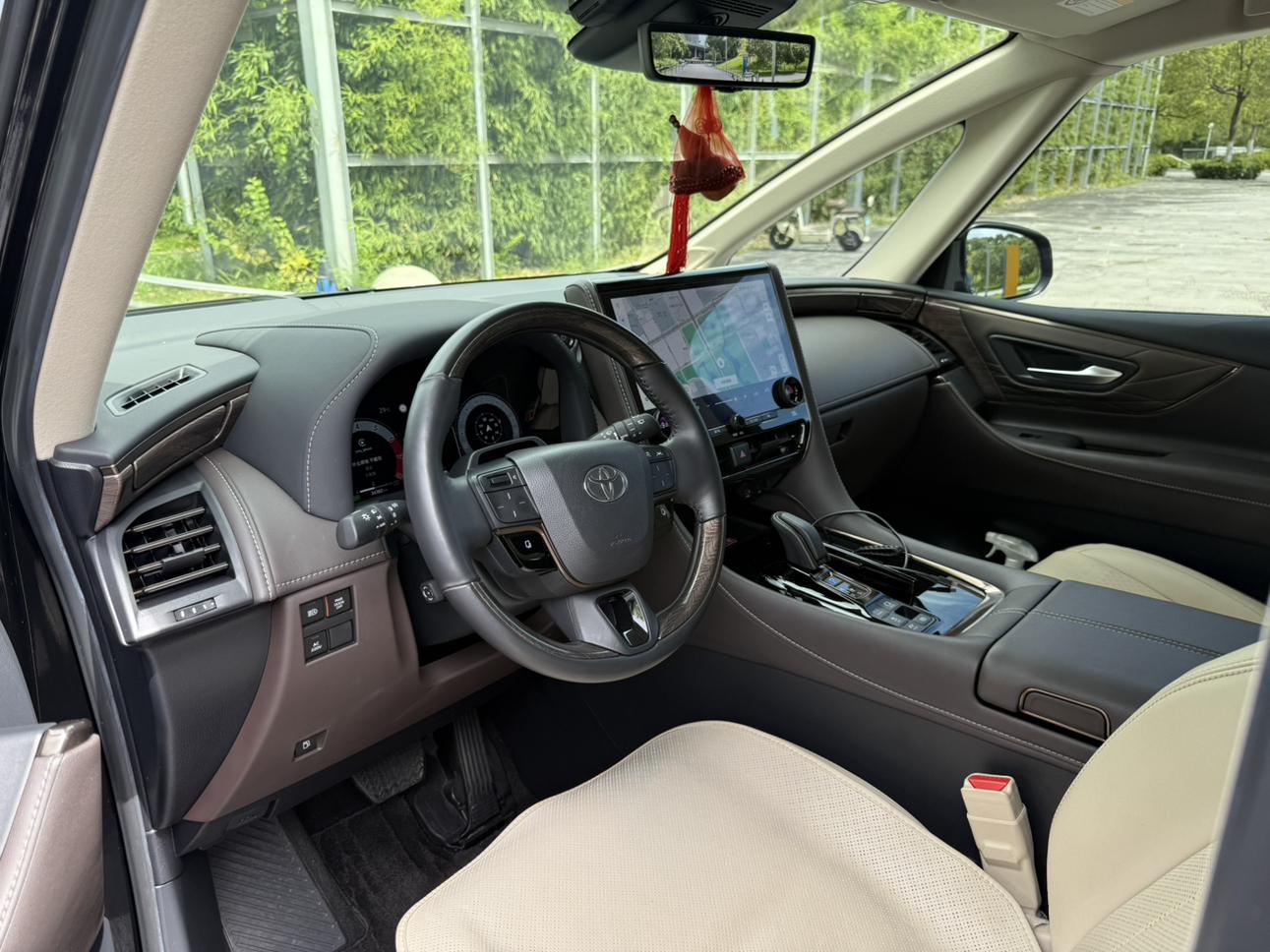 Toyota Alphard 2024 thumb 6