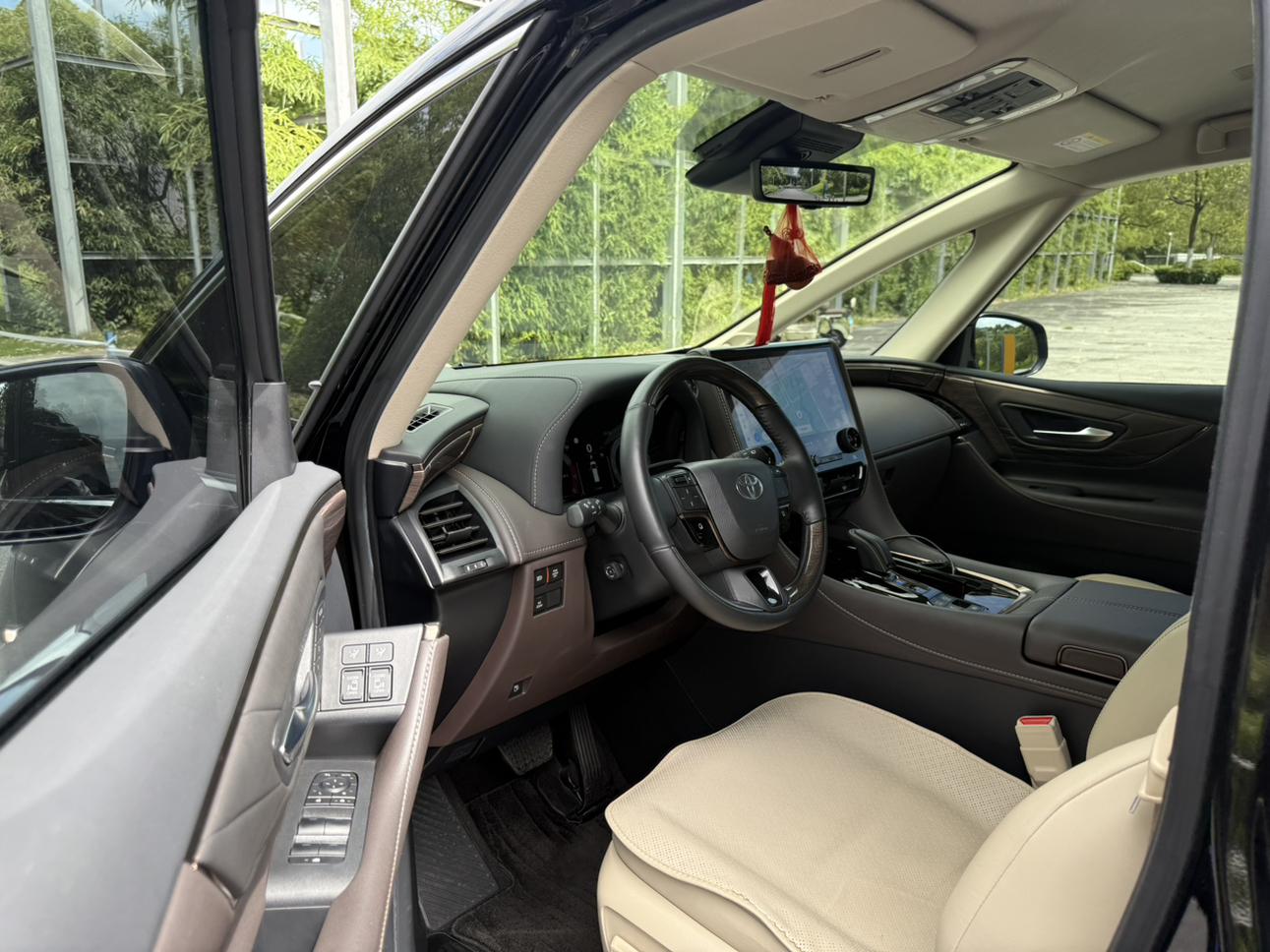 Toyota Alphard 2024 thumb 8