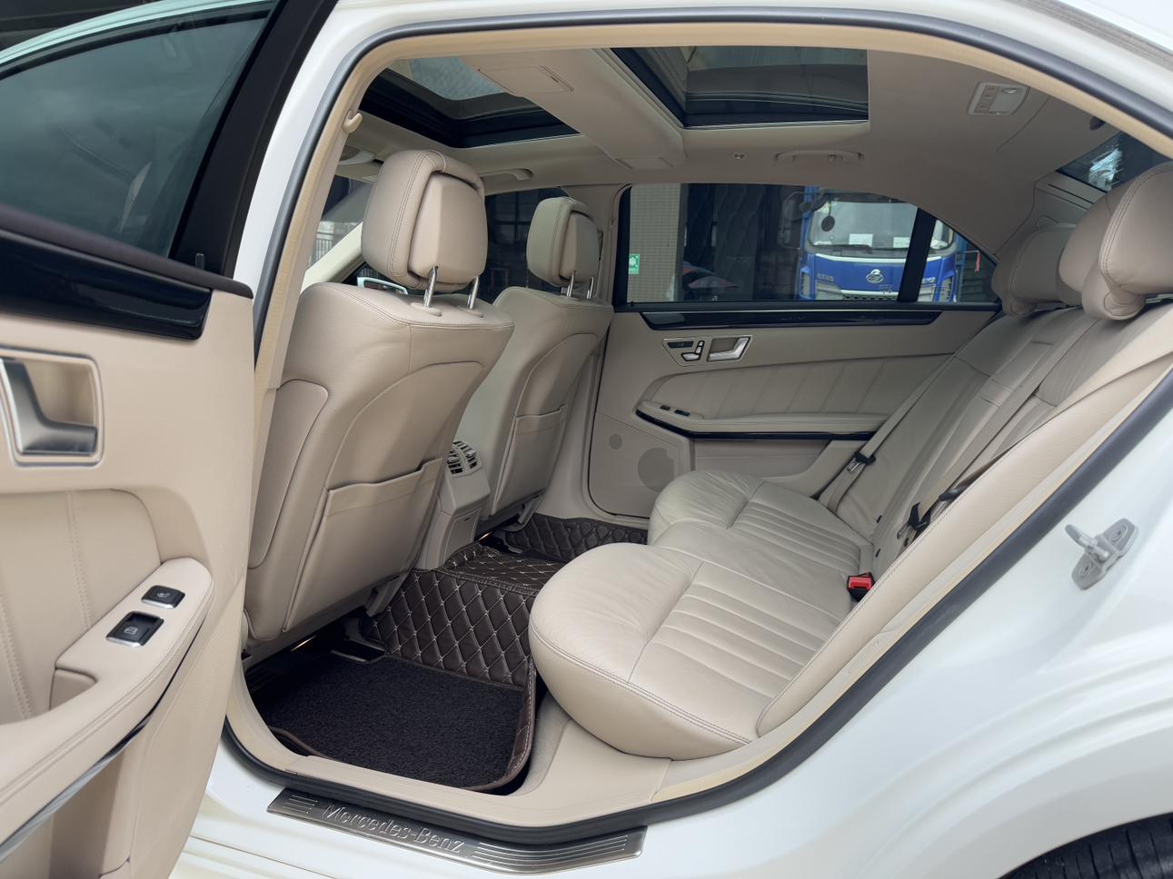 Mercedes-Benz E-Класс 2014 thumb 9