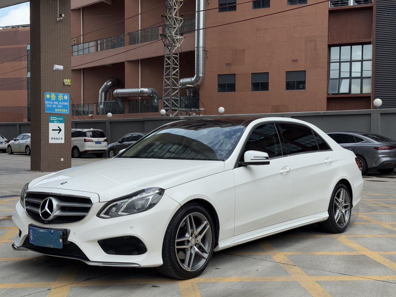 Mercedes-Benz E-Класс 2014 thumb 11