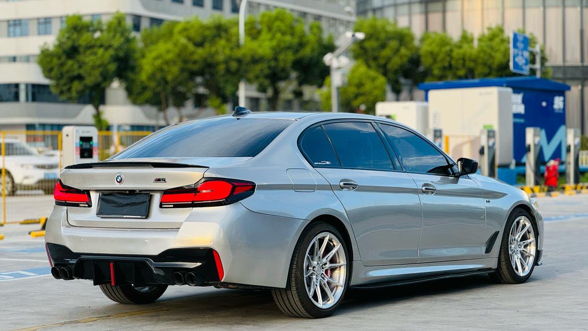 BMW 5 серии 2018 thumb 4