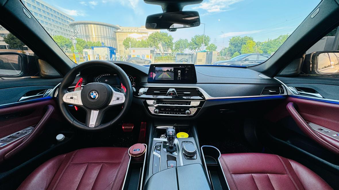 BMW 5 серии 2018 thumb 9