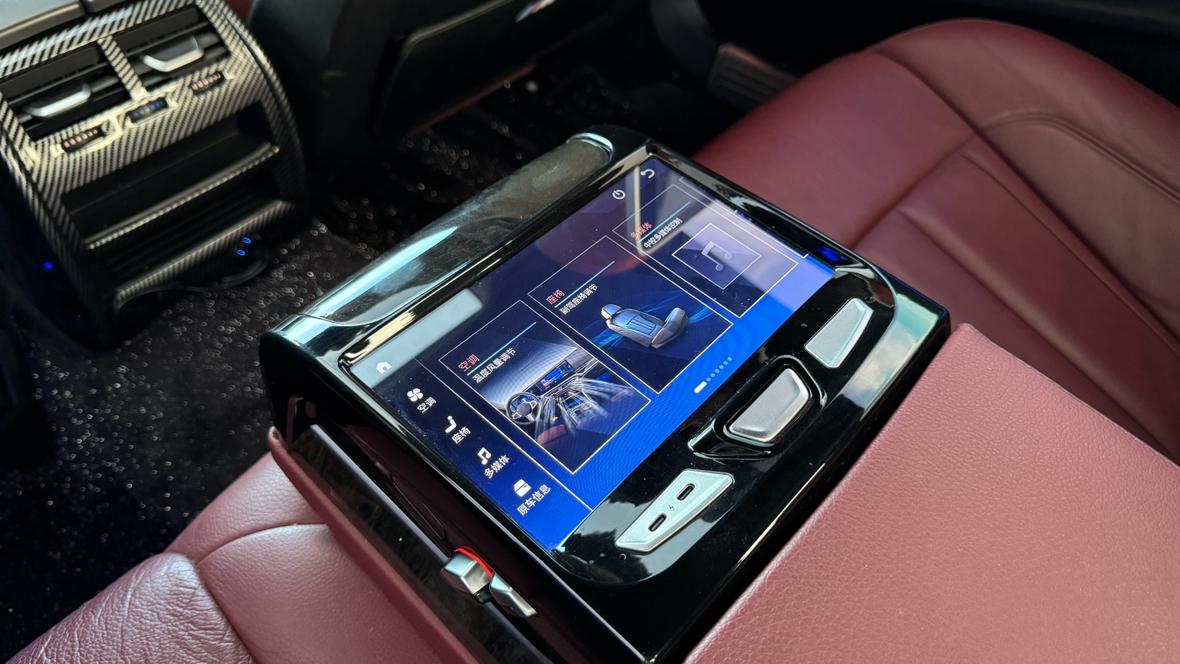 BMW 5 серии 2018 thumb 12