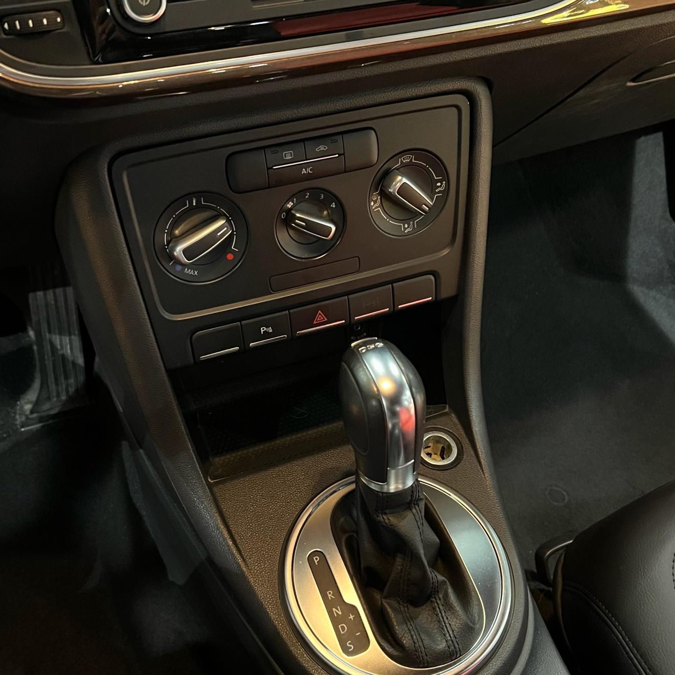 Volkswagen Beetle 2013 thumb 12