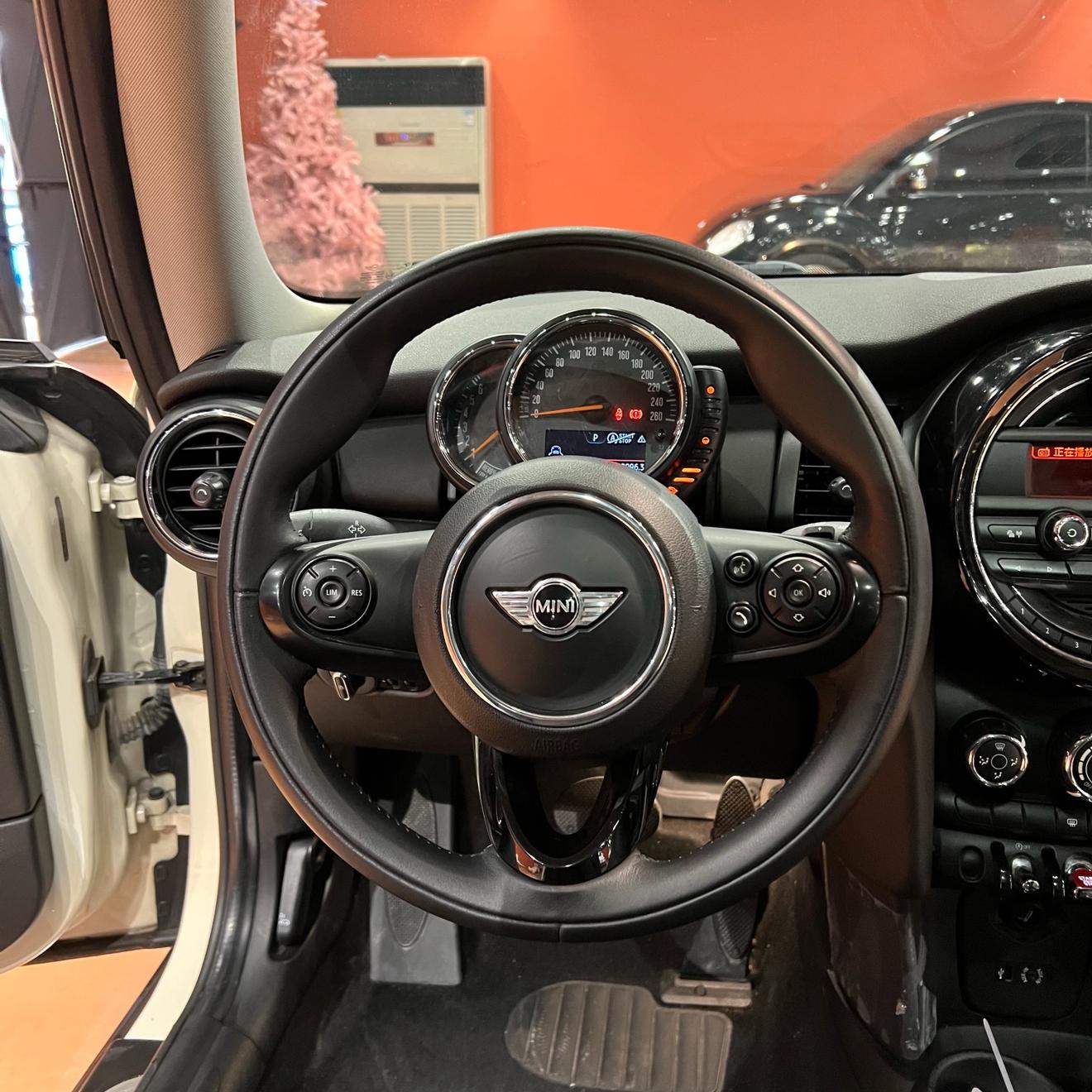 Mini Hatch 2014 thumb 6