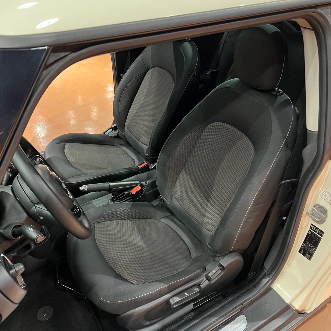 Mini Hatch 2014 thumb 11