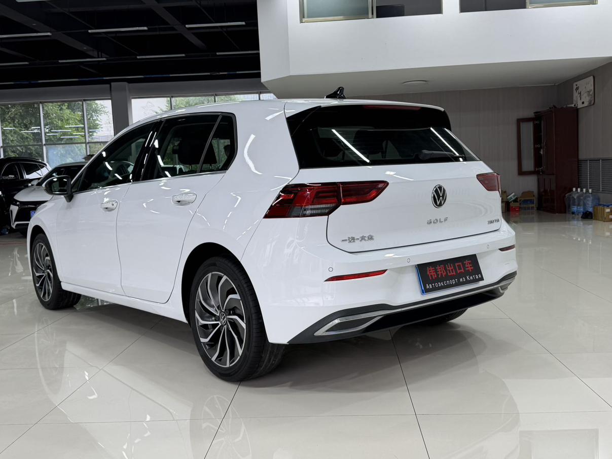 Volkswagen Golf Sportsvan 2023 thumb 2