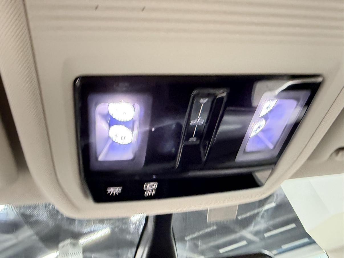 Volkswagen Golf Sportsvan 2023 thumb 8