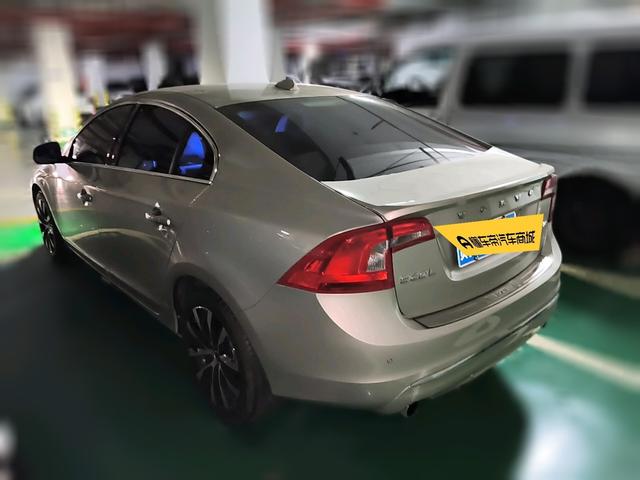 Volvo S60 2019 thumb 2