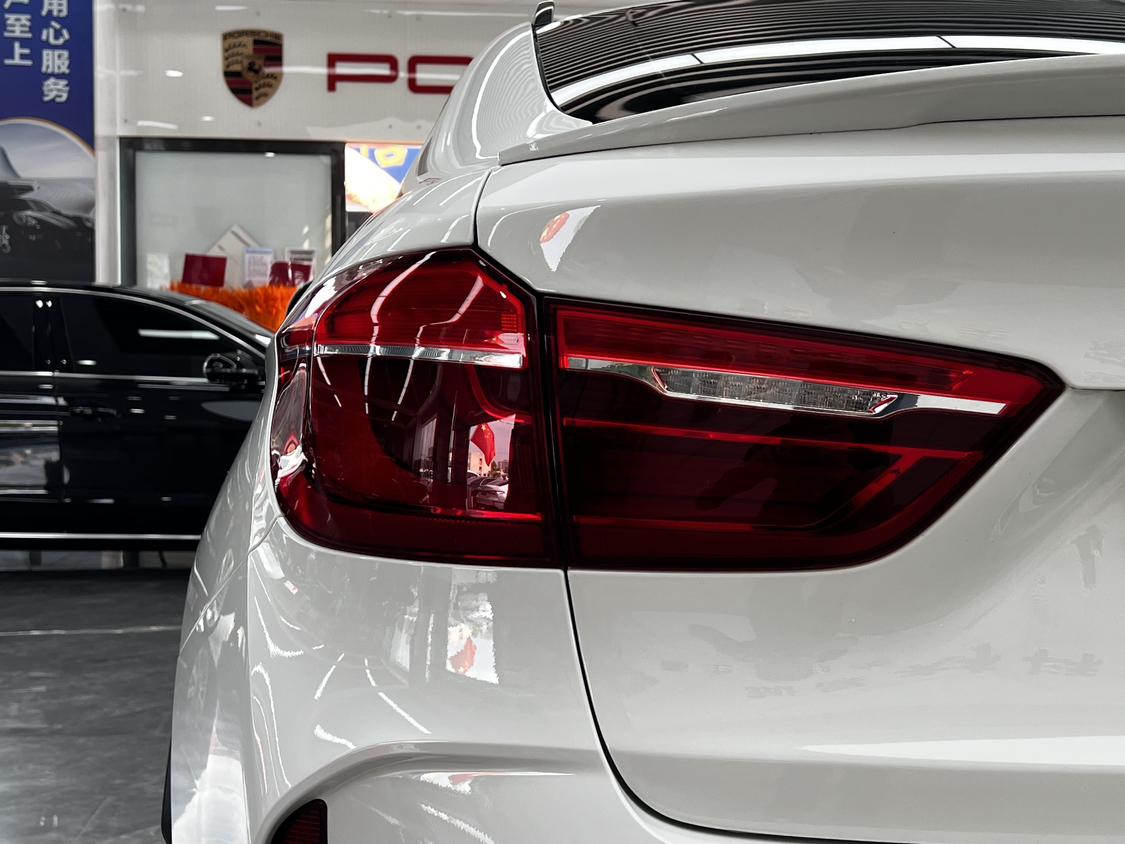 BMW X6 M 2015 thumb 8