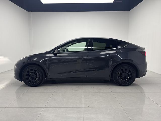 Tesla Model Y 2024 thumb 2