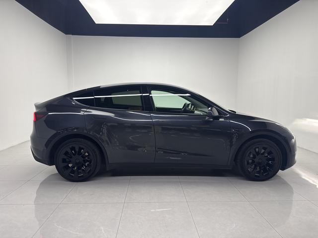 Tesla Model Y 2024 thumb 6