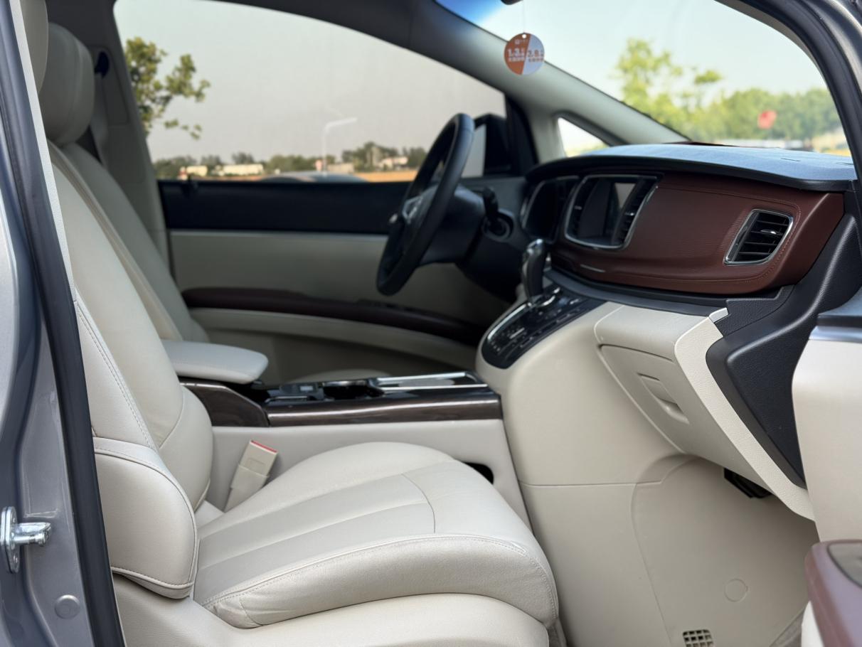 Buick GL8 2018 thumb 4