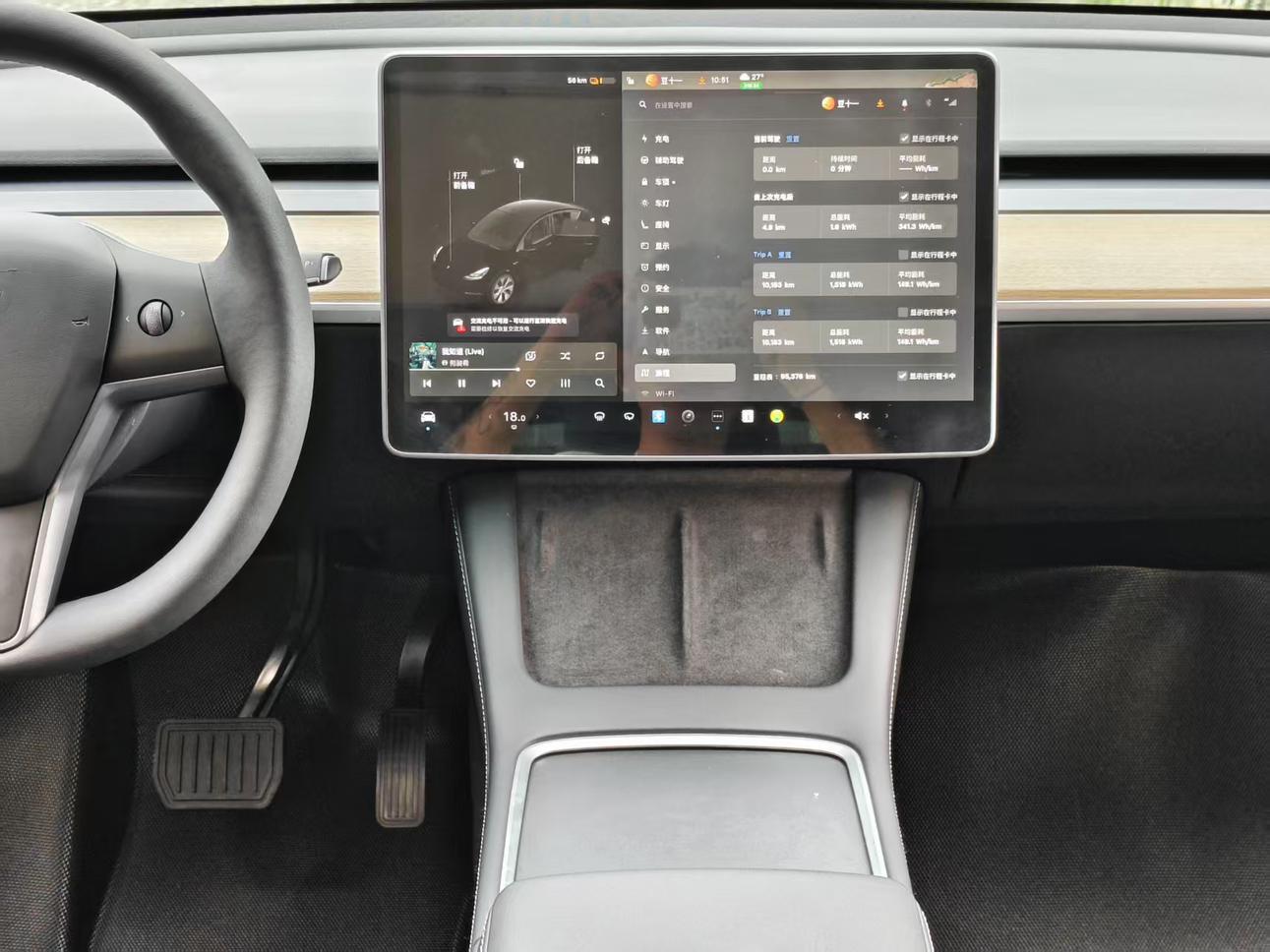 Tesla Model Y 2021 thumb 5