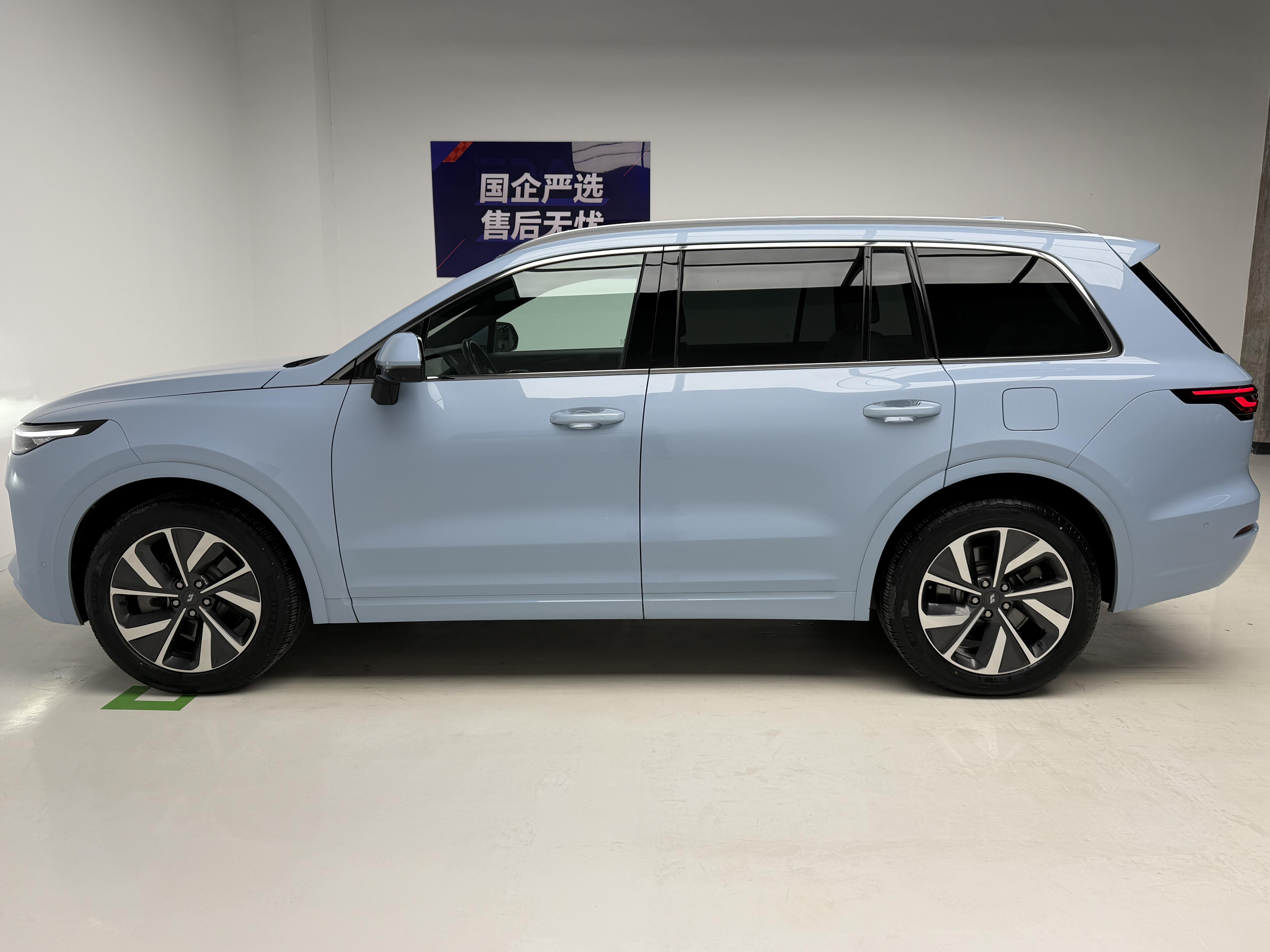 Lixiang (Li Auto) One 2021 thumb 2