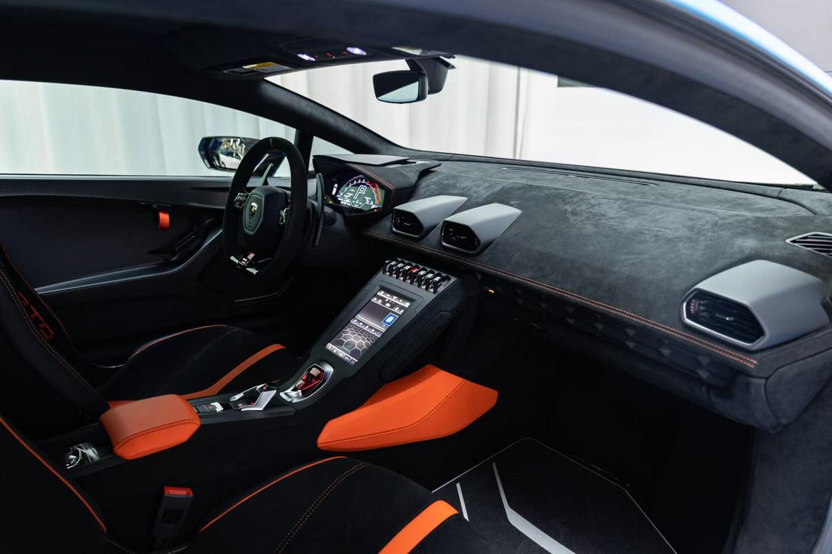 Lamborghini Huracán 2021 thumb 6