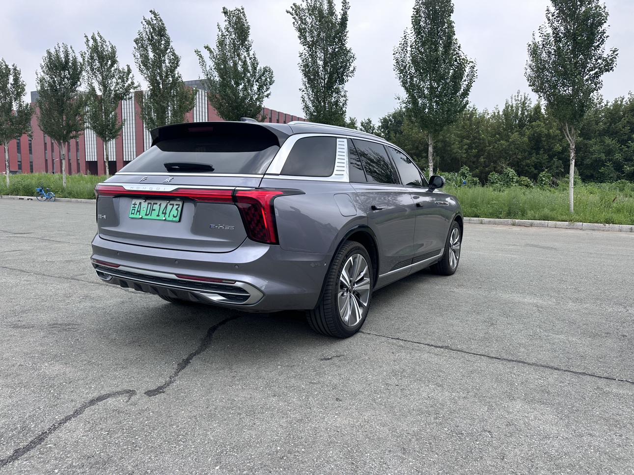 Hongqi E-HS9 2022 thumb 3