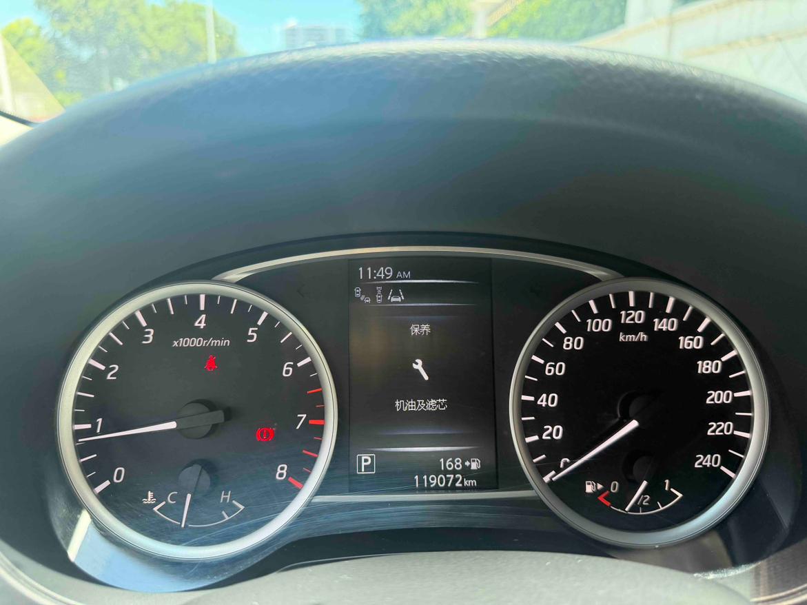 Nissan Tiida 2016 thumb 6