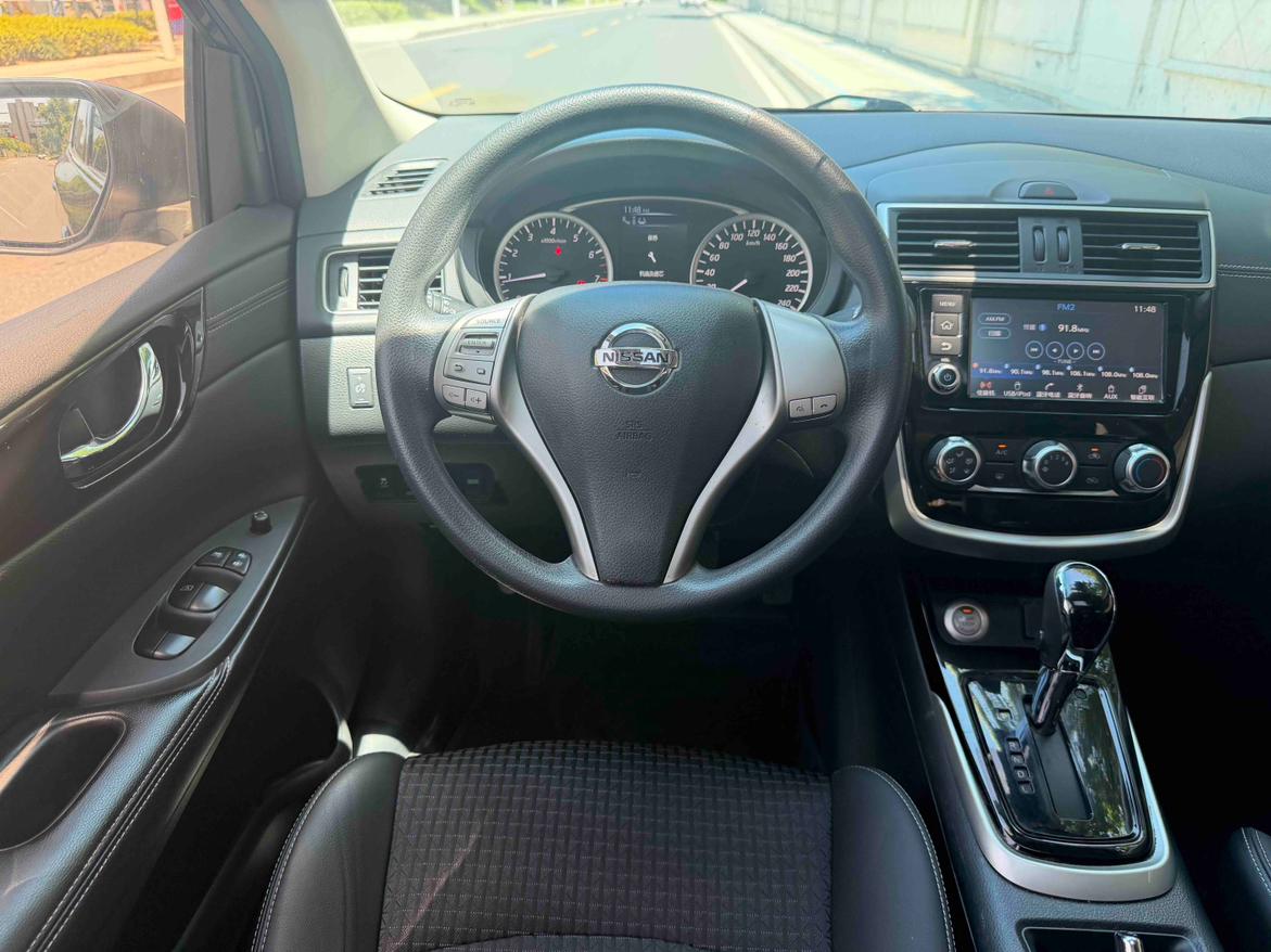 Nissan Tiida 2016 thumb 7