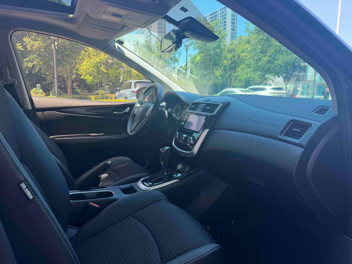 Nissan Tiida 2016 thumb 8