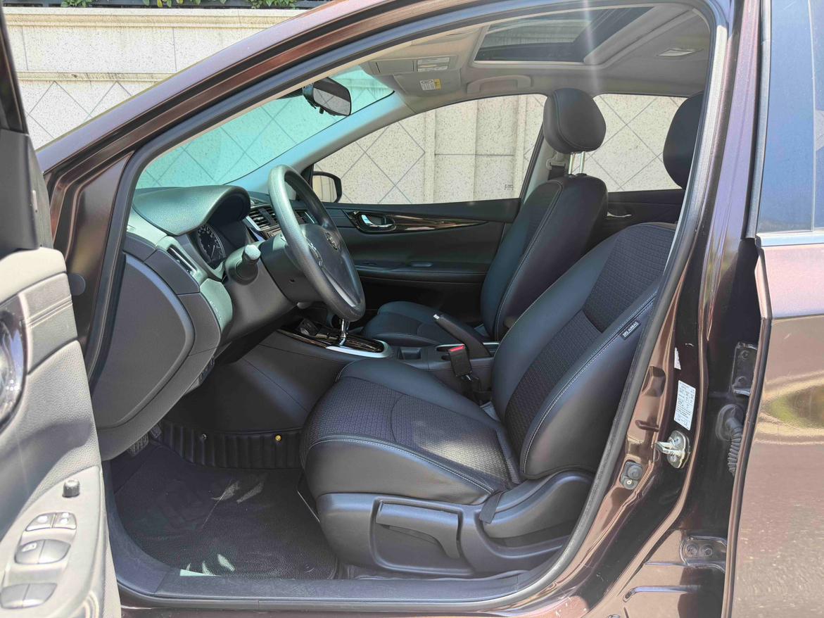 Nissan Tiida 2016 thumb 9