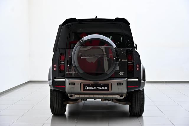 Land Rover Defender 2023 thumb 4
