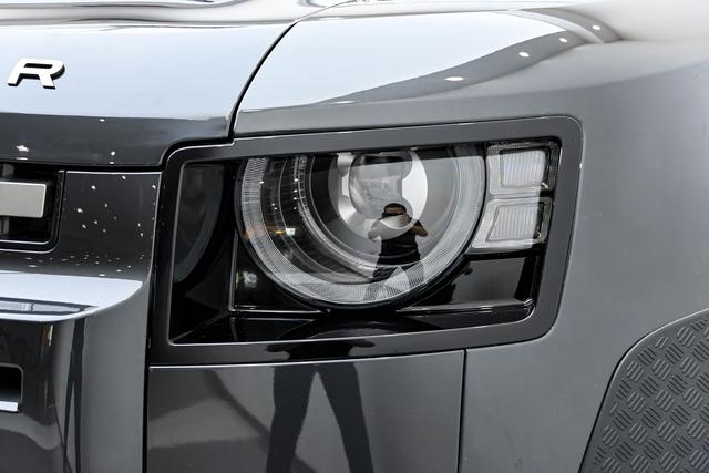 Land Rover Defender 2023 thumb 10