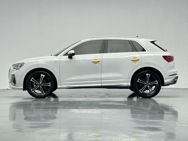 Audi Q3 2023 thumb 2