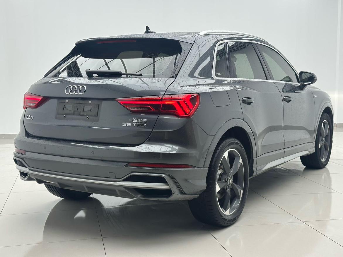 Audi Q3 2022 thumb 2