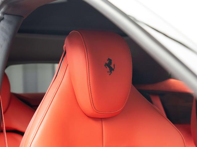 Ferrari Purosangue 2023 thumb 3