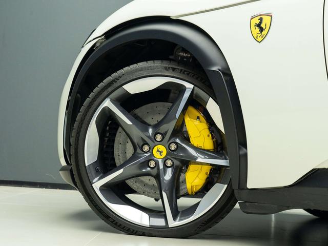 Ferrari Purosangue 2023 thumb 4