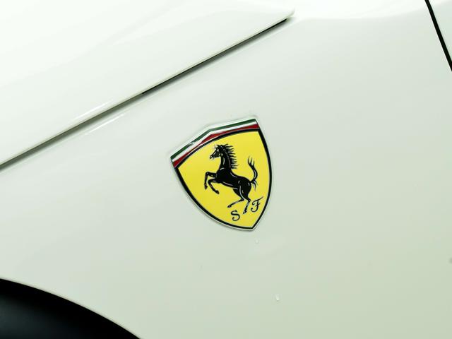 Ferrari Purosangue 2023 thumb 12