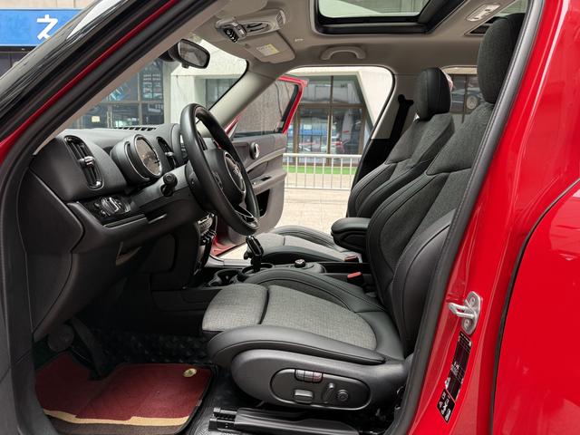 Mini Countryman 2019 thumb 10