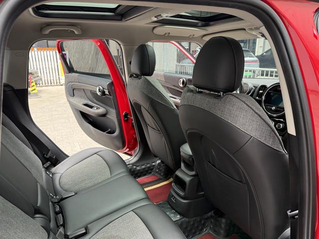 Mini Countryman 2019 thumb 12