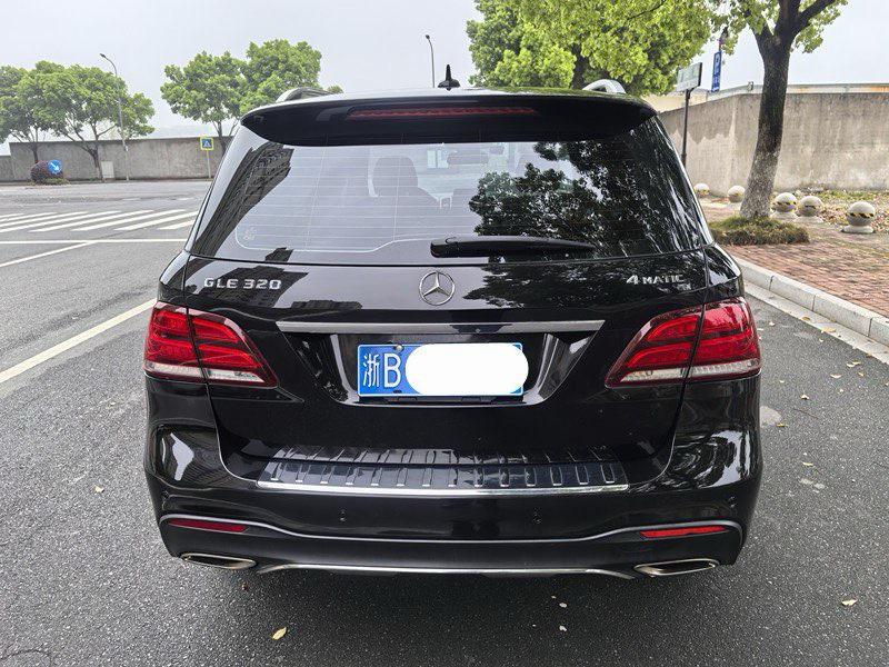 Mercedes-Benz GLE 2016 thumb 4