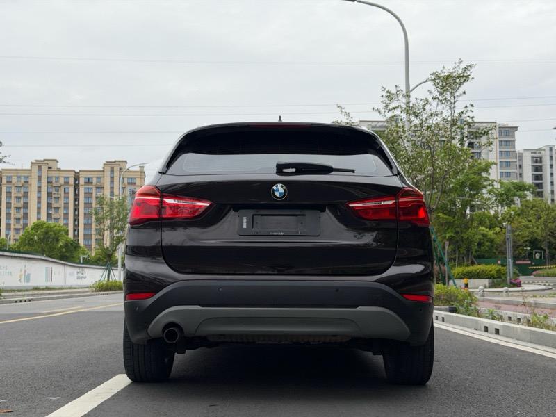 BMW X1 2016 thumb 3