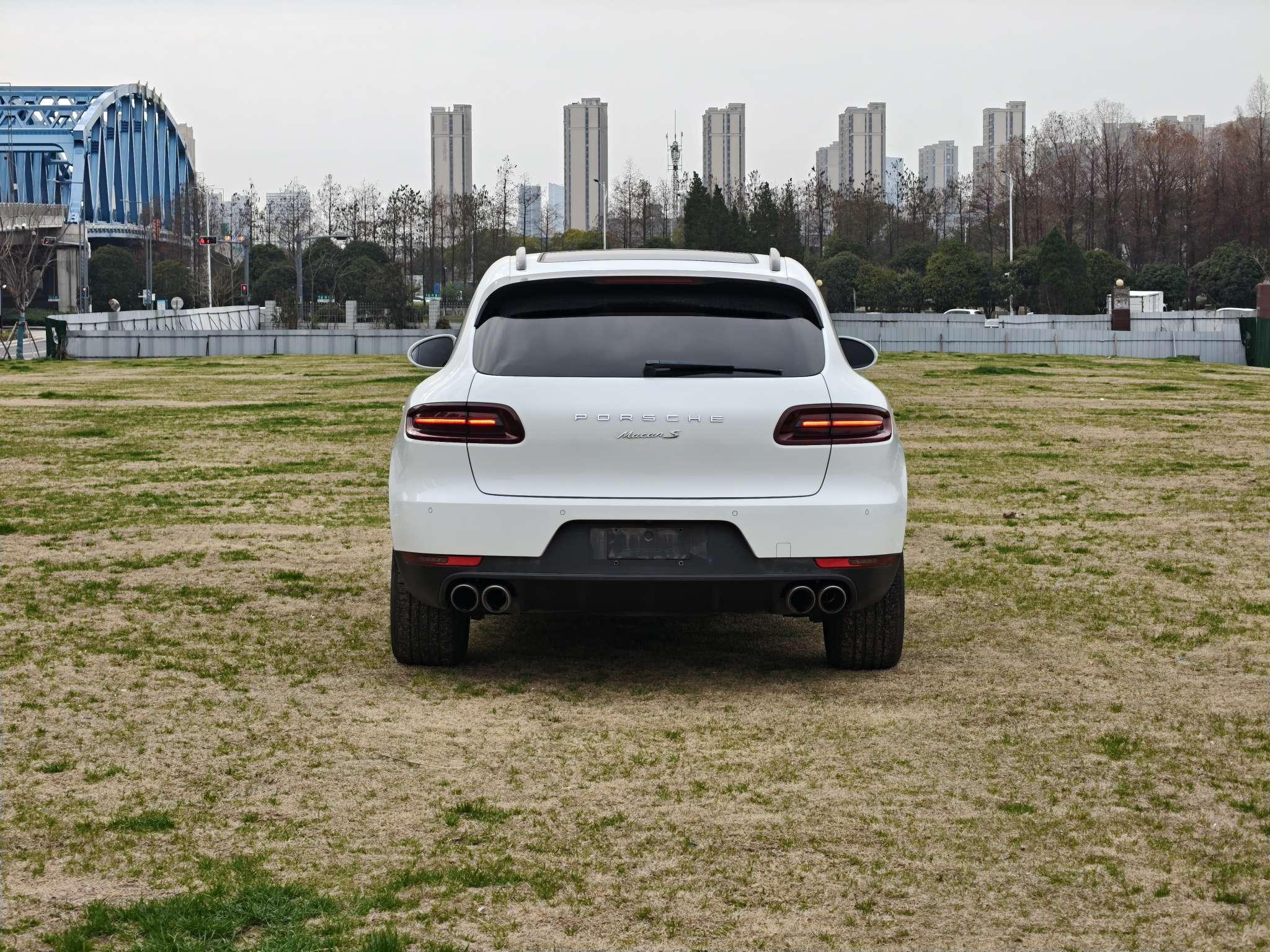 Porsche Macan 2017 thumb 4