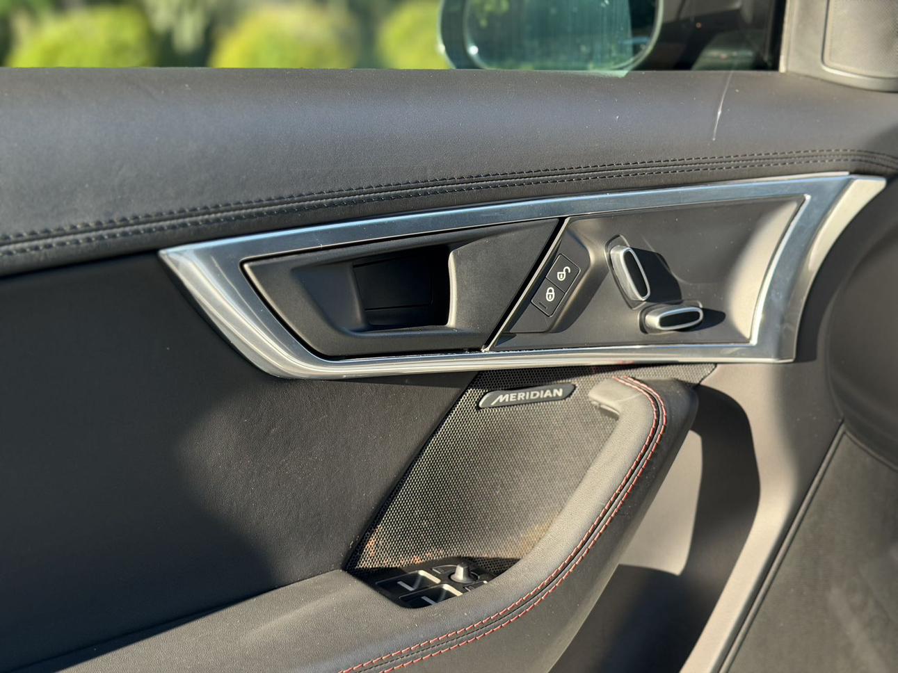 Jaguar F-Type 2019 thumb 4