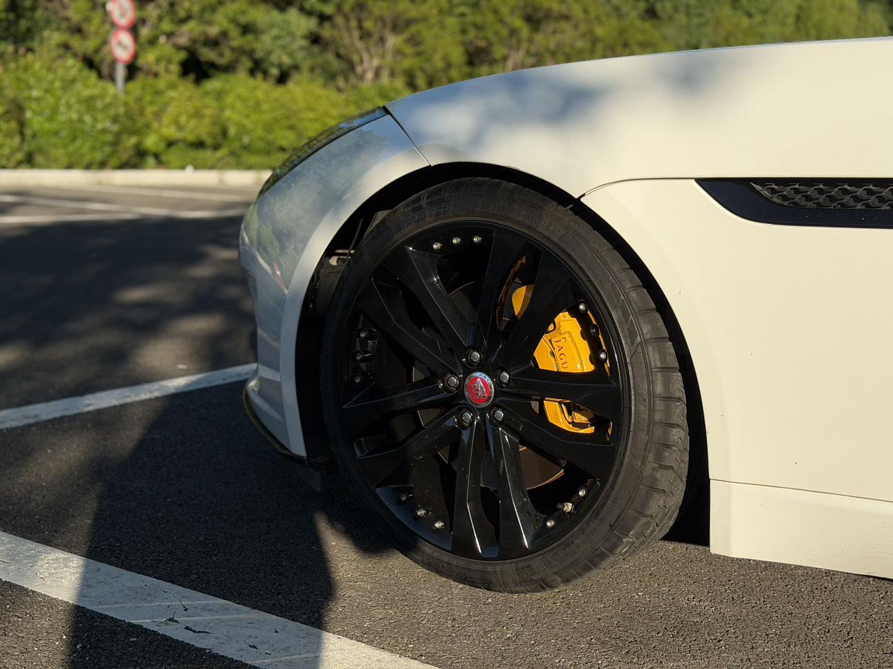 Jaguar F-Type 2019 thumb 6