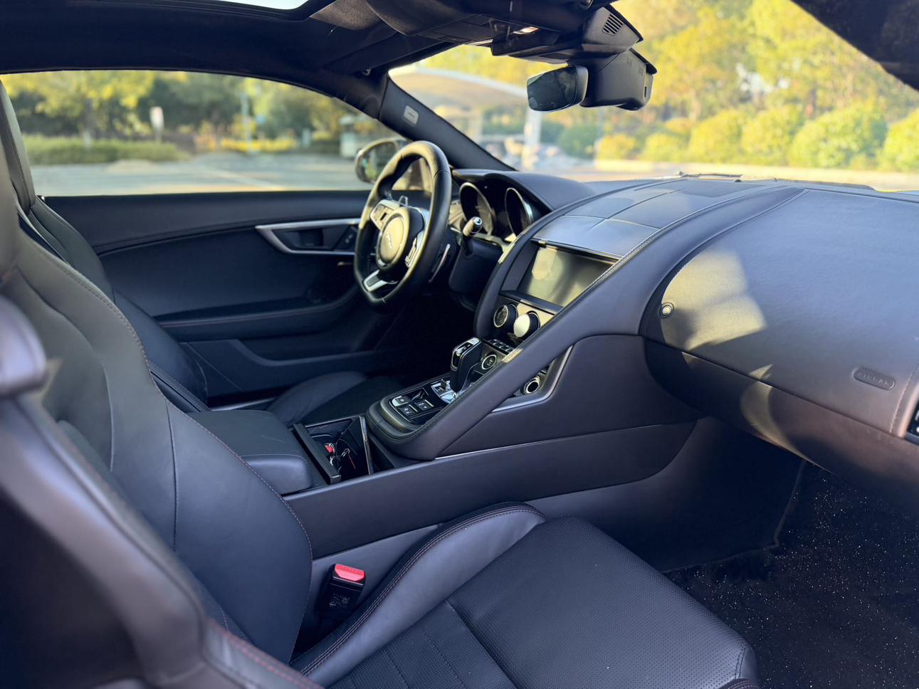Jaguar F-Type 2019 thumb 7